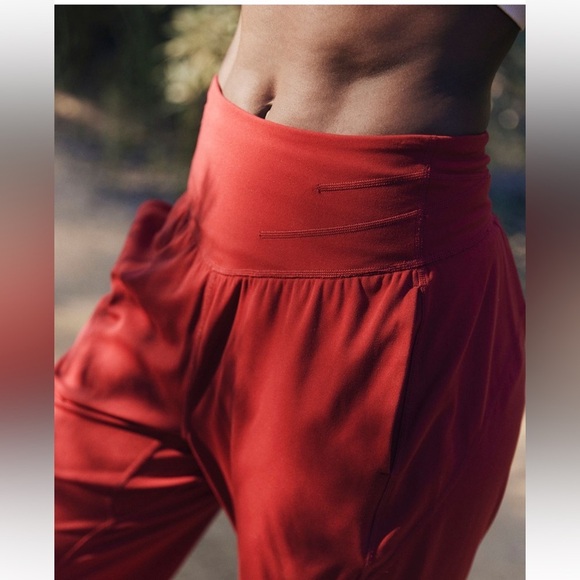 Free People Movement Never Better Sweatpants Crimson NWT - Picture 3 of 13